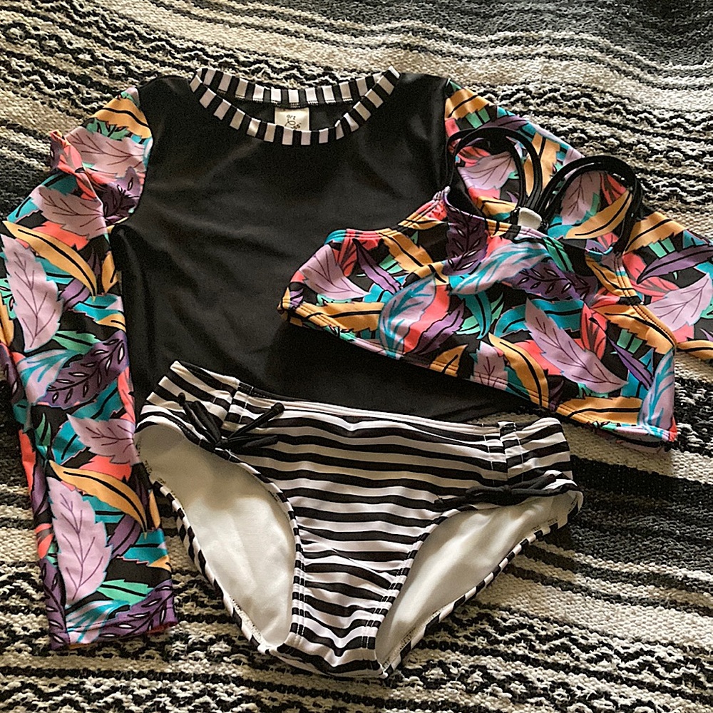 Art Class 3 piece swim suit